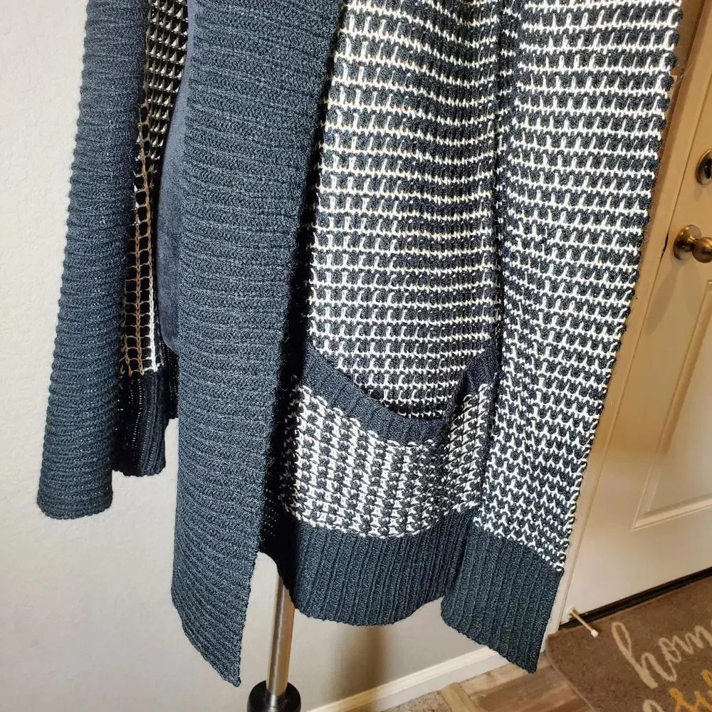 Nordstrom JACK Women's Size Medium Black and Beige Cardigan - Picture 9 of 12